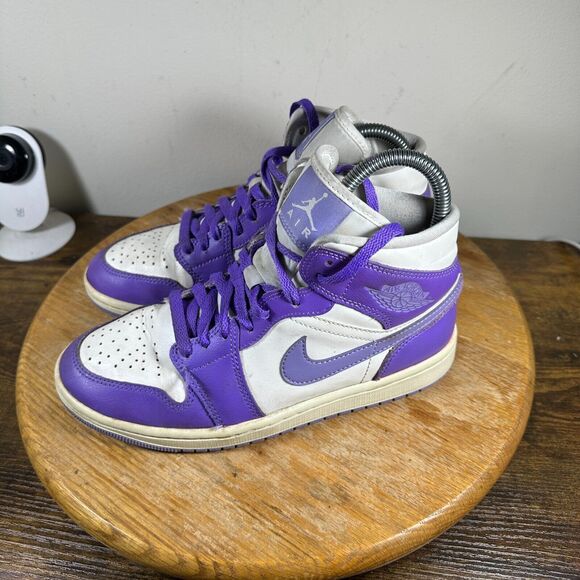 Air Jordan‎ 1 Mid Action Grape Women's Size 7 Shoes Sneakers DR8884-001 - Picture 3 of 9